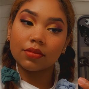 Meet your Posher, Isabella